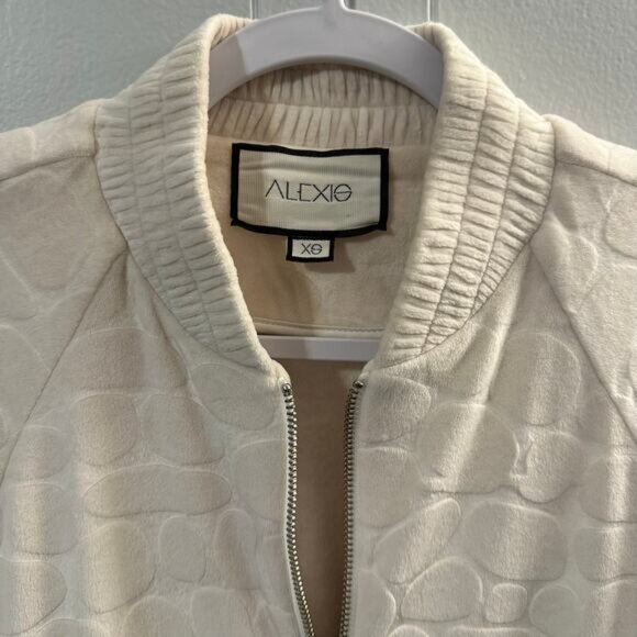 ALEXIS Perkins‎ Women's White Velour Oversized Embossed Bomber Jacket Size XS - Picture 5 of 8